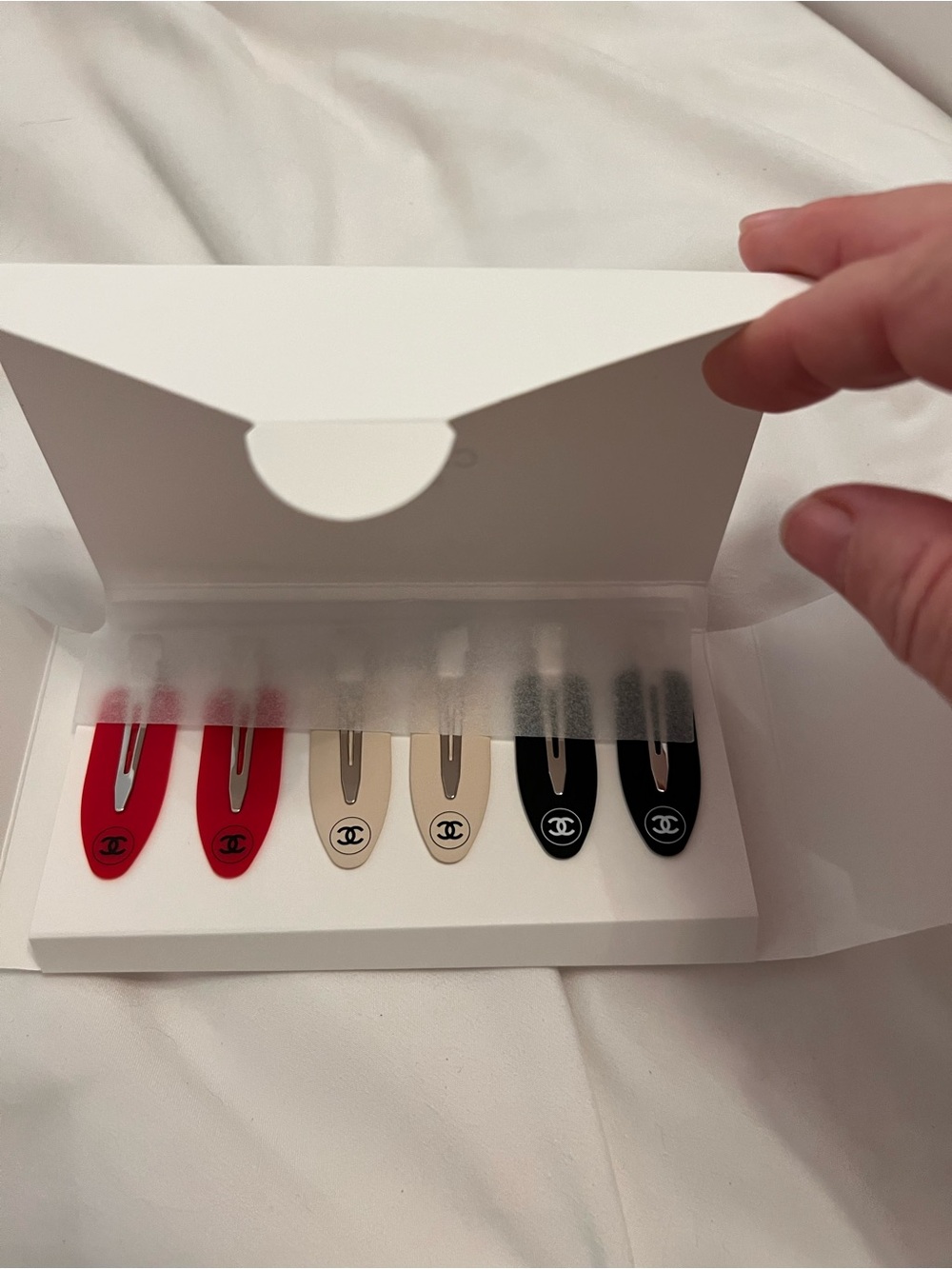 CHANEL Logo Snap Hair Clips Set - Red, Beige, Black- NIB